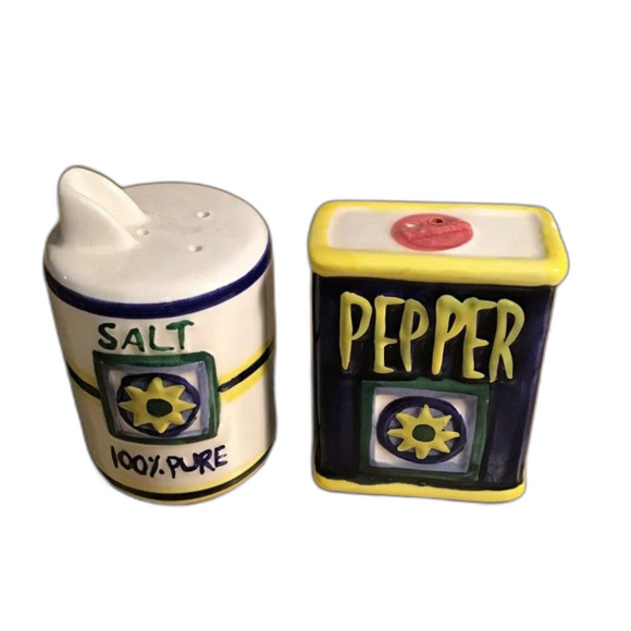 Vintage Giftco Salt & Pepper Shaker Set Shaped Like A Pepper Tin & Salt Can - Picture 1 of 6